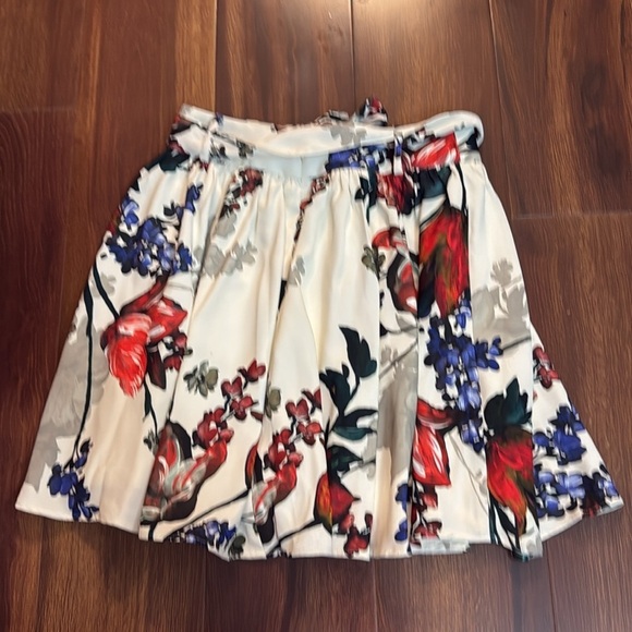 EXPRESS Floral Skirt Size 0 - Picture 2 of 8